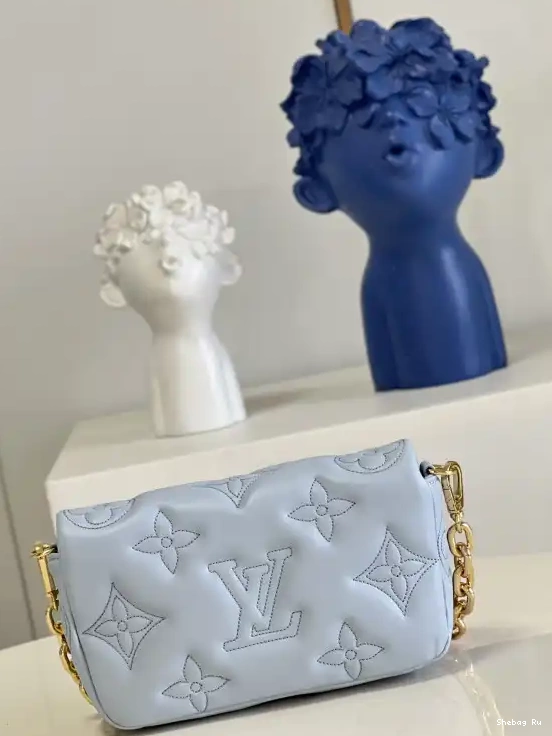 WALLET ON BUBBLEGRAM STRAP VUITTON LOUIS 0702